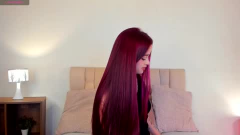 Snapshot of roxxy_mora chatting on 12, 3, 2025 Roxxy online show from 12, 3, 2025