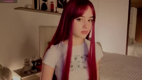Snapshot of roxxy_mora chatting on 10, 10, 2025 Roxxy online show from 10, 10, 2025