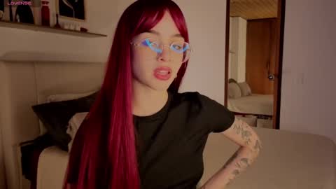 Snapshot of roxxy_mora chatting on 20, 10, 2025 Roxxy online show from 20, 10, 2025