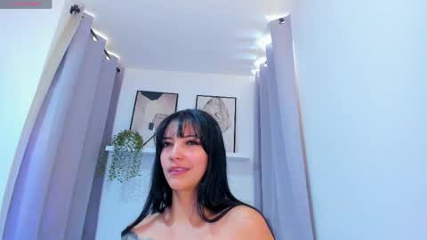 Roxy hell online show from 10, 4, 2026