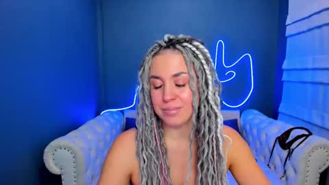 Snapshot of roxy_mars chatting on 5, 2, 2026 Roxy online show from 5, 2, 2026