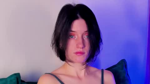 roxy_riot_ online show from 13, 2, 2025