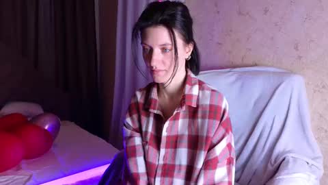 roxy_riot_ online show from 17, 2, 2025