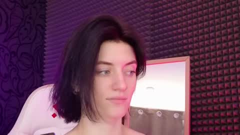 roxy_riot_ online show from 11, 3, 2025