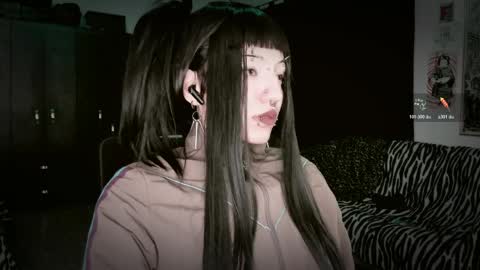 Roxy Independient model Help me to reach 50 thumbs up online show from 8, 4, 2026