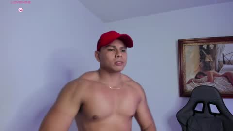 Snapshot of roy__constance chatting on 4, 5, 2026 Roy Constance online show from 4, 5, 2026