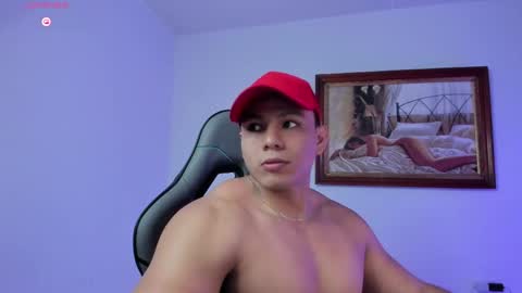 Snapshot of roy__constance chatting on 10, 5, 2026 Roy Constance online show from 10, 5, 2026