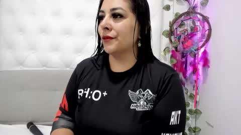 Snapshot of royalebruna chatting on 15, 4, 2026 Bruna Royale online show from 15, 4, 2026