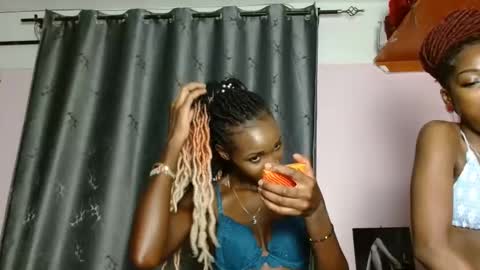 Snapshot of royalnyra chatting on 29, 3, 2026 Softluxe online show from 29, 3, 2026