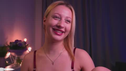 Snapshot of rue_novella chatting on 22, 9, 2025 Mila online show from 22, 9, 2025