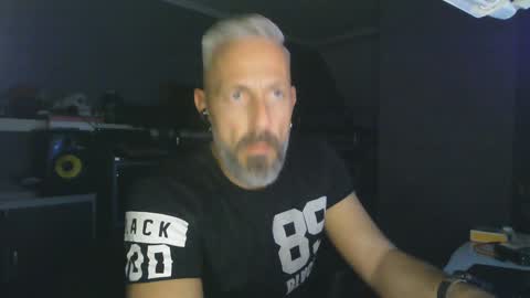 Chico que rico Caliente online show from 29, 12, 2024