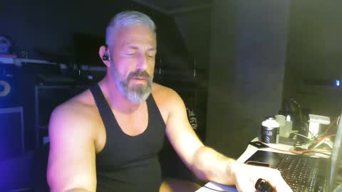 Chico que rico Caliente online show from 18, 1, 2026