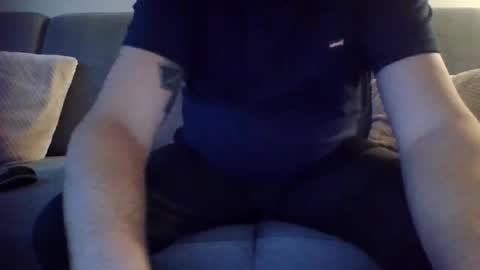 Snapshot of runner_1978 chatting on 19, 11, 2025 runner_1978 online show from 19, 11, 2025