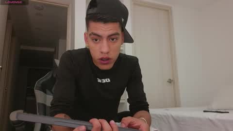  R U S S E L L  online show from 20, 12, 2025