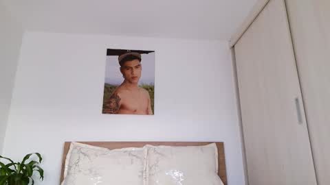  R U S S E L L  online show from 28, 3, 2026