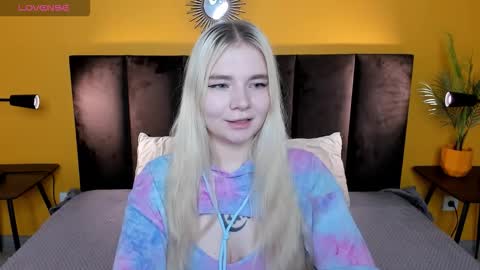 ruthbryant online show from 23, 11, 2025