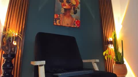 Ryan independent model online show from 23, 10, 2025