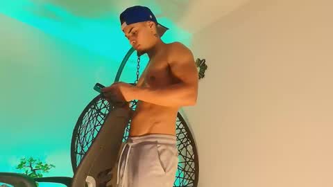 Snapshot of ryangreys01 chatting on 25, 10, 2025 Ryan online show from 25, 10, 2025
