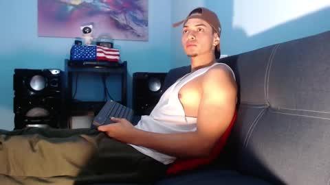 Snapshot of ryangreys01 chatting on 28, 11, 2025 Ryan online show from 28, 11, 2025