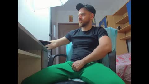 Ryanstone  online show from 10, 11, 2025