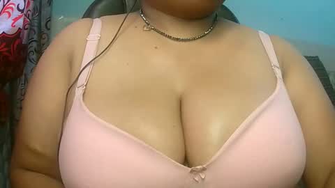 Snapshot of s03286 chatting on 29, 10, 2025 HotLovers online show from 29, 10, 2025