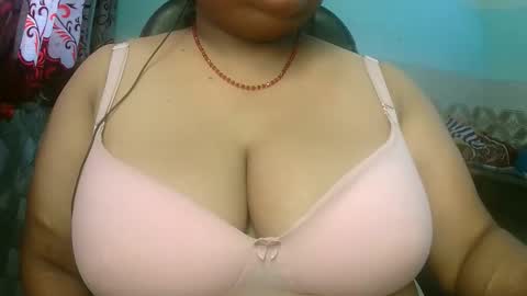 Snapshot of s03286 chatting on 8, 11, 2025 HotLovers online show from 8, 11, 2025