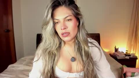 Snapshot of s_u_n_r_i_s_e_e chatting on 2, 3, 2026 Leslie Beltrn online show from 2, 3, 2026