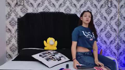 Snapshot of saara_brown chatting on 24, 9, 2025 Saara Brown online show from 24, 9, 2025