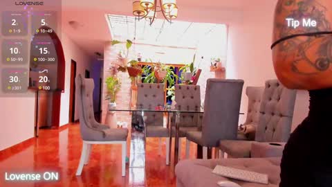 SARA WILSON online show from 27, 2, 2025