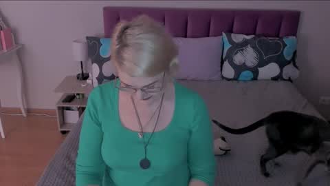 Sabrina MacMarren online show from 18, 2, 2025