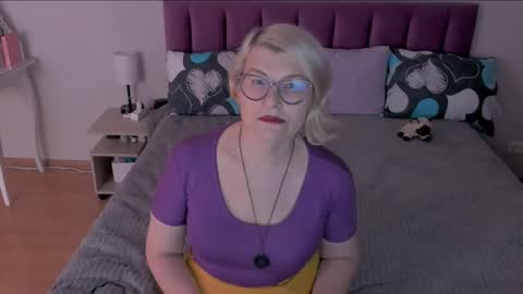 Sabrina MacMarren online show from 24, 2, 2025