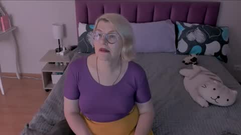 Sabrina MacMarren online show from 24, 2, 2025