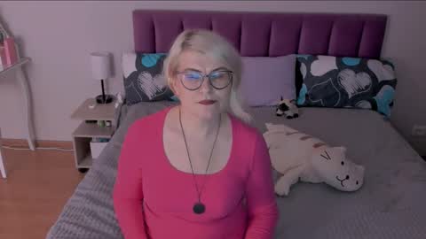 Sabrina MacMarren online show from 25, 2, 2025