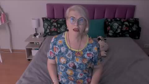 Sabrina MacMarren online show from 5, 3, 2025