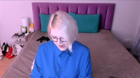 Sabrina MacMarren online show from 30, 10, 2025