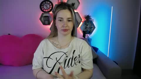 Sabrina Violet online show from 19, 6, 2026