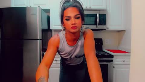 Snapshot of sacha_candy chatting on 8, 2, 2025 Sacha online show from 8, 2, 2025