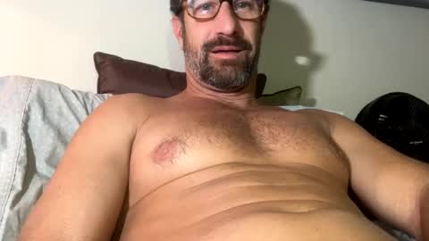 Snapshot of sackskincreamer chatting on 6, 1, 2025 R online show from 6, 1, 2025