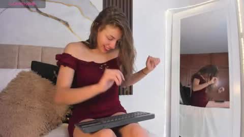Snapshot of sacrlet_fox75 chatting on 13, 6, 2026 scarlet fox75 online show from 13, 6, 2026