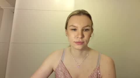Snapshot of sadieshine chatting on 15, 10, 2025 Sadie online show from 15, 10, 2025