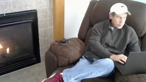 Snapshot of sae1900 chatting on 5, 12, 2025 sae1900 online show from 5, 12, 2025