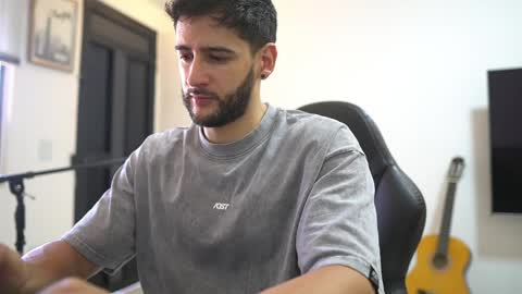 saimon  online show from 12, 4, 2026