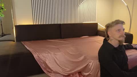 saint__vicious online show from 5, 3, 2025