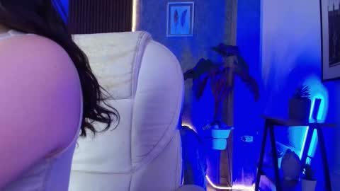 Sakura Moss online show from 6, 11, 2025