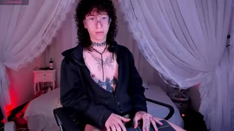 Snapshot of salemqueer_ chatting on 4, 2, 2026 Sam online show from 4, 2, 2026