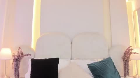   online show from 15, 9, 2025