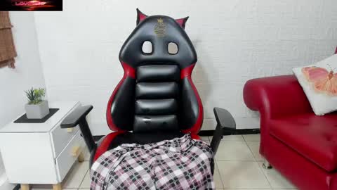 Salomee diazz online show from 18, 2, 2025