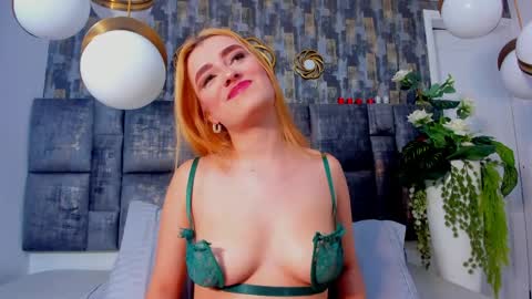 Salome Larzon online show from 11, 4, 2026