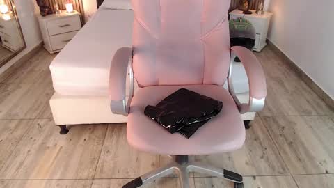 SAM MANSON online show from 25, 1, 2025