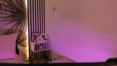 Snapshot of samaantha_white_ chatting on 13, 5, 2026 Samaantha online show from 13, 5, 2026